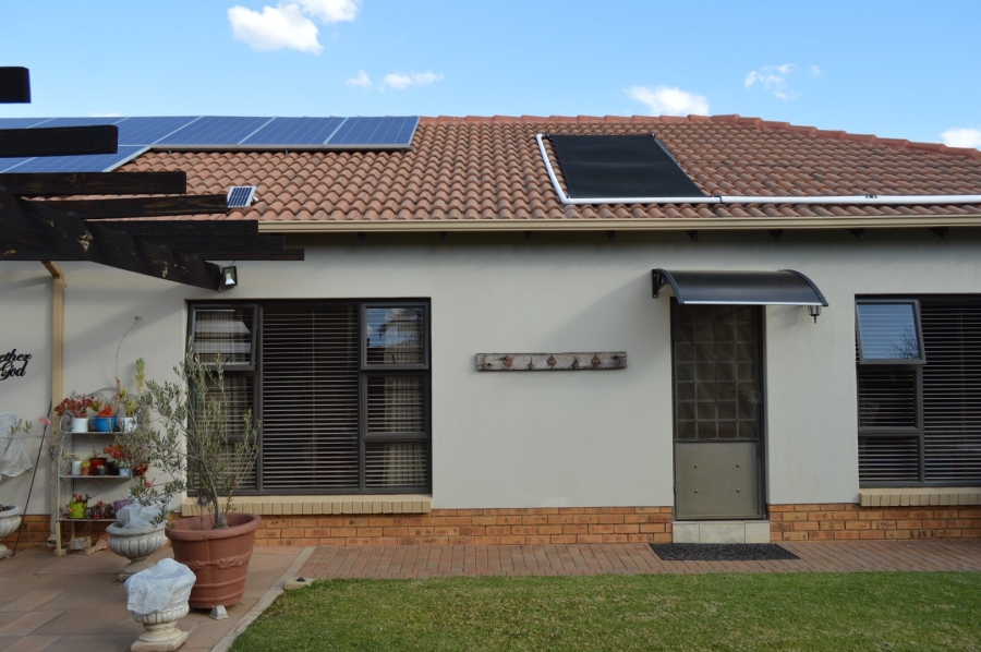 3 Bedroom Property for Sale in Wilkoppies North West